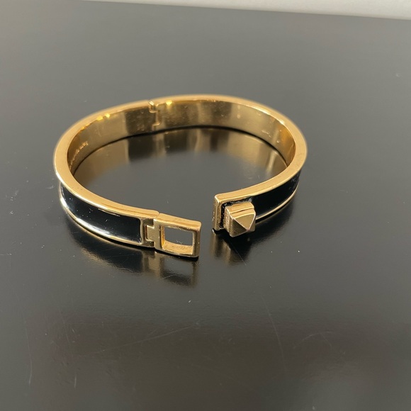 Kate Spade turn lock pyramid bangle bracelet - Picture 3 of 3